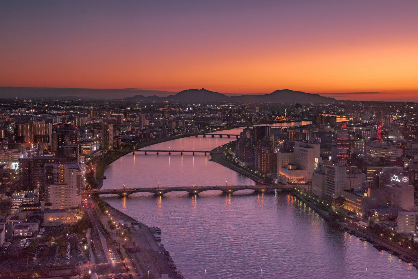 Niigata Private Shore Excursion:Historic Landmarks, Sake Brewery & Local Market