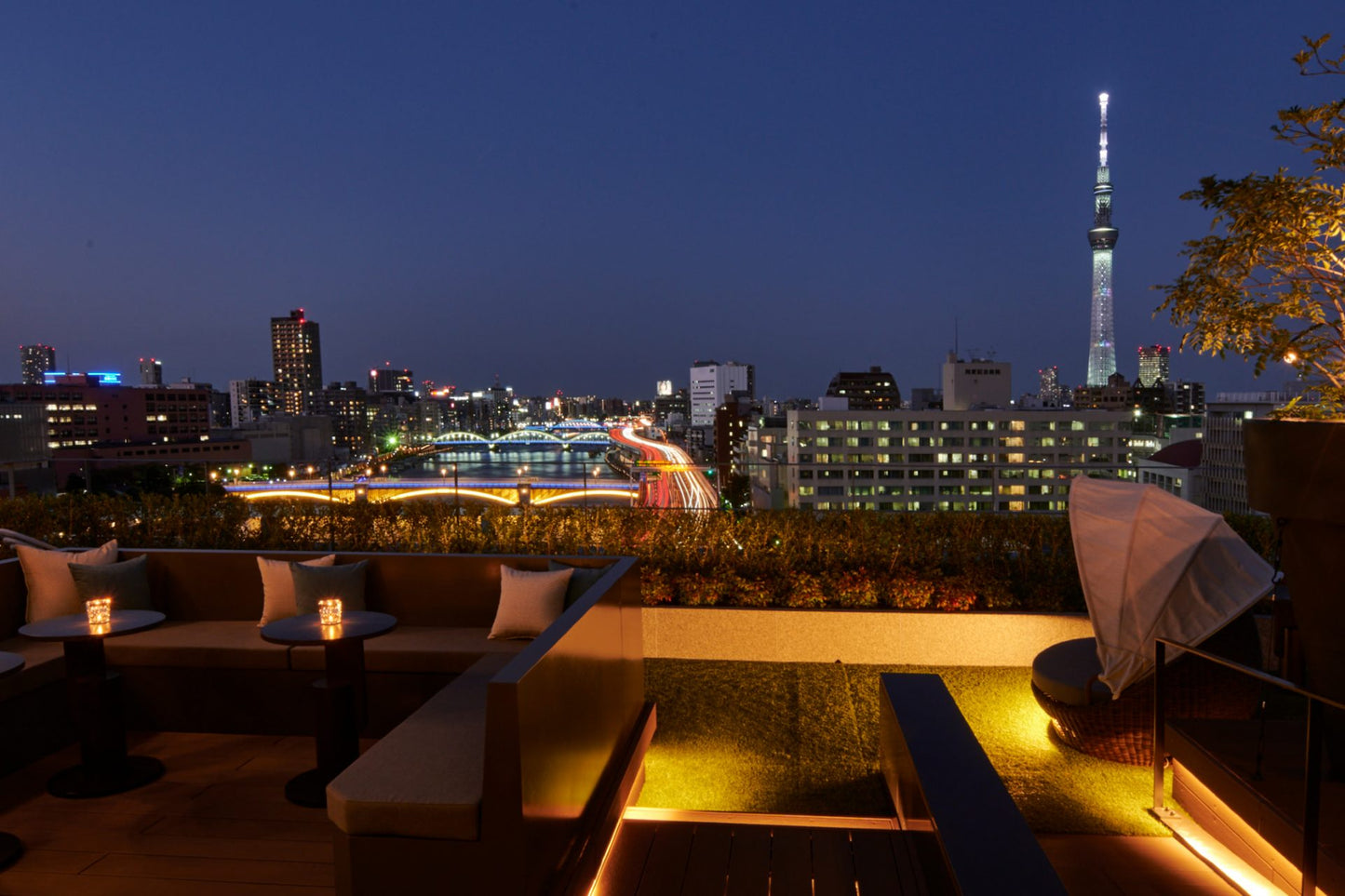 [The Gate Hotel] Premium Shuttle Service