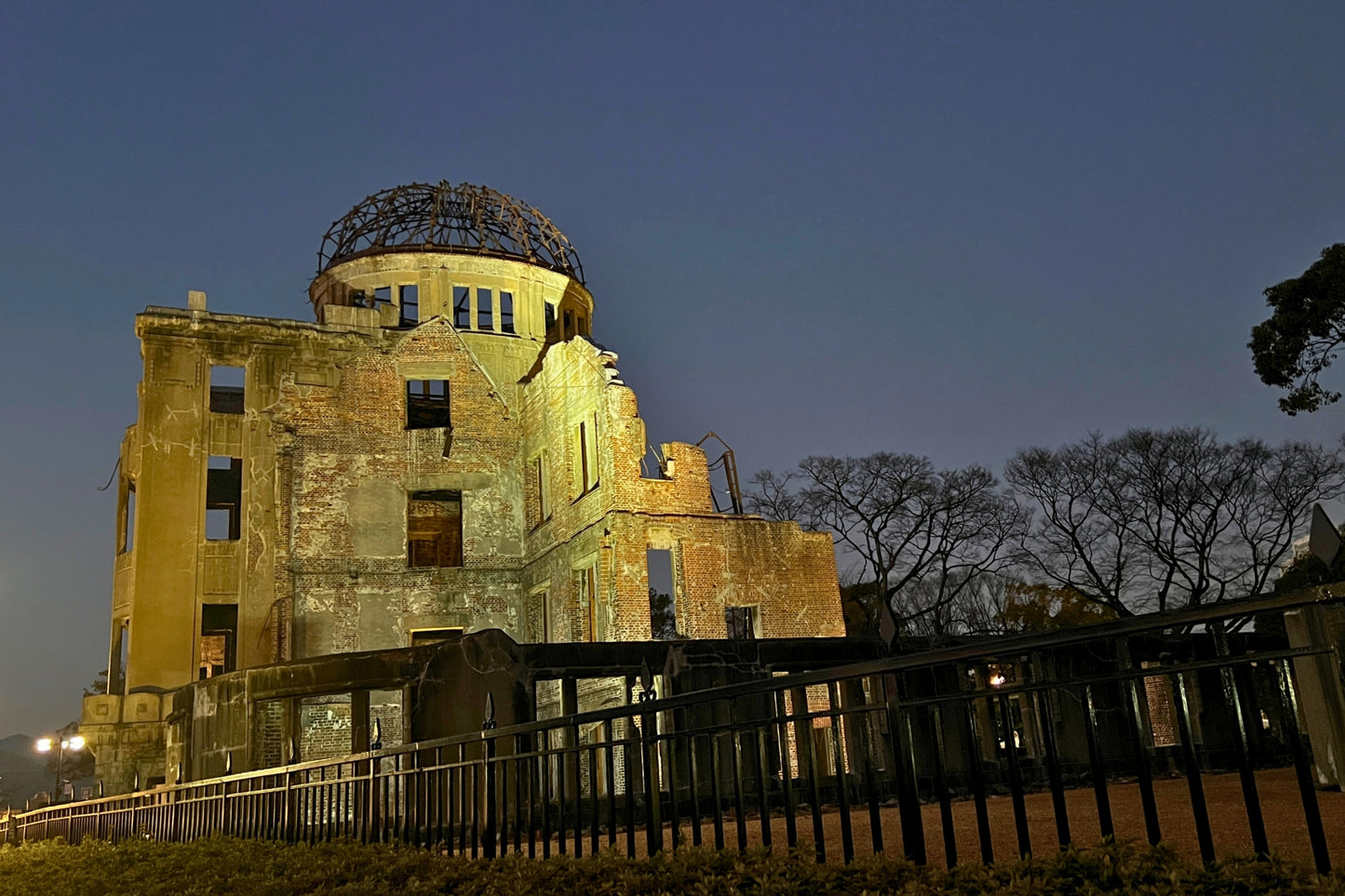 Hiroshima Cultural Tour: From the Dome to the Castle(4h)