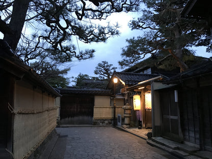 Kanazawa Feudal Capital Highlights (Kenrokuen & Higashi Chaya) [7-hour]