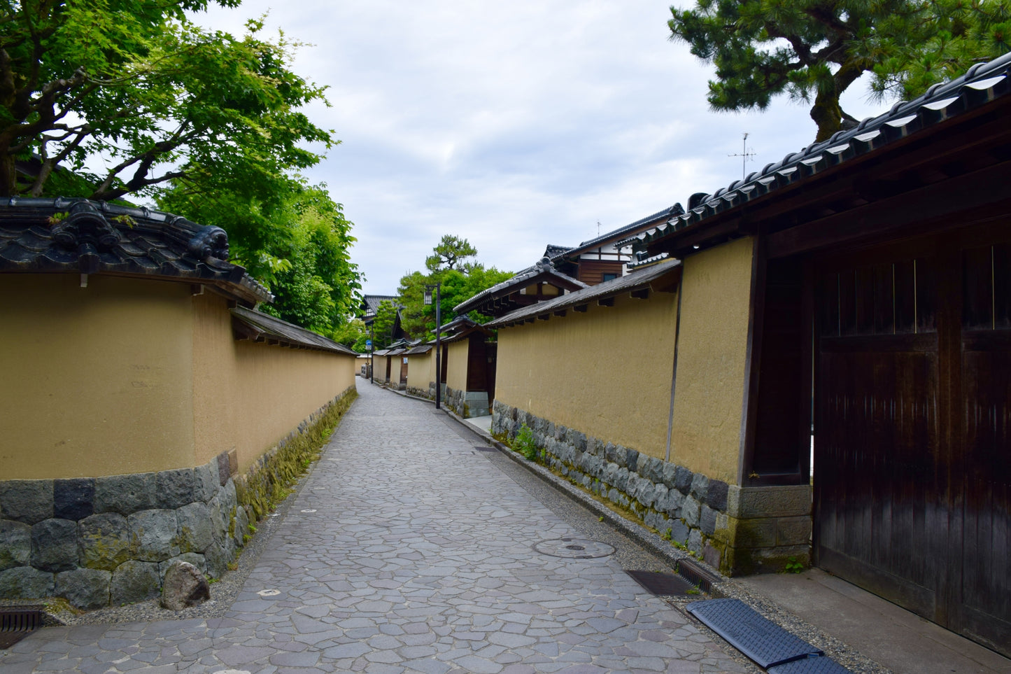 Kanazawa Feudal Capital Highlights (Kenrokuen & Higashi Chaya) [7-hour]