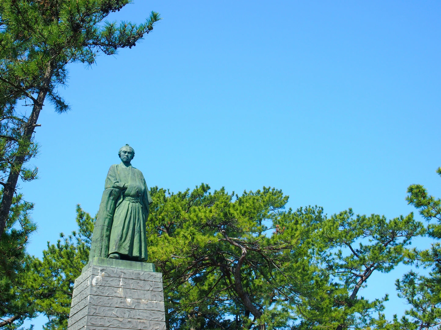 Kochi Cruise Tour (7h): Ryugado Cave, Hirome Market, Kochi Castle & Katsurahama