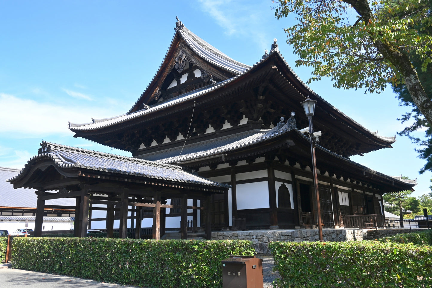 Kyoto’s Timeless Beauty: An 8-9 Hour Taxi Tour from Kobe