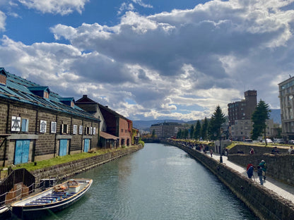 Otaru Cruise Highlights Tour (6h): Canal, Seafood & Mountain Views