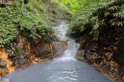 Noboribetsu and Lake Toya Tour: A Day of Relaxation
